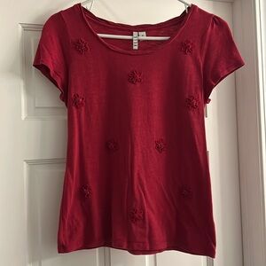 Elle dark red top w/flowers Sz XS